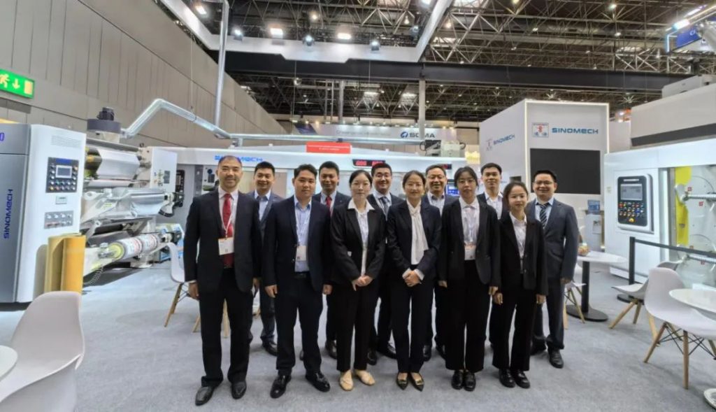 首臺(套)數字孿生單一材質三合一復合機閃亮Drupa